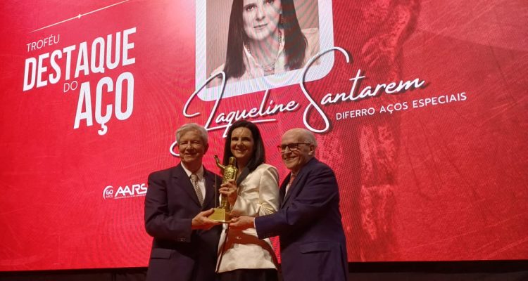 Em noite de comemoração dos 60 anos da Associação do Aço do RS, Jaqueline Santarem é agraciada com o Troféu Destaque do Aço 2023